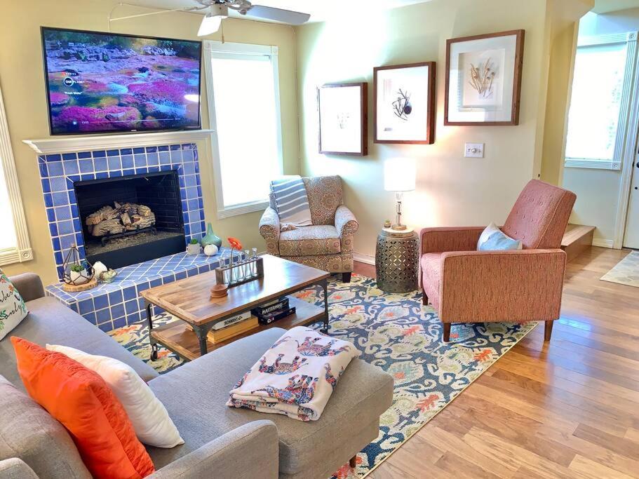 The Comforts' Inn: Mountain Escape Mountainaire Экстерьер фото